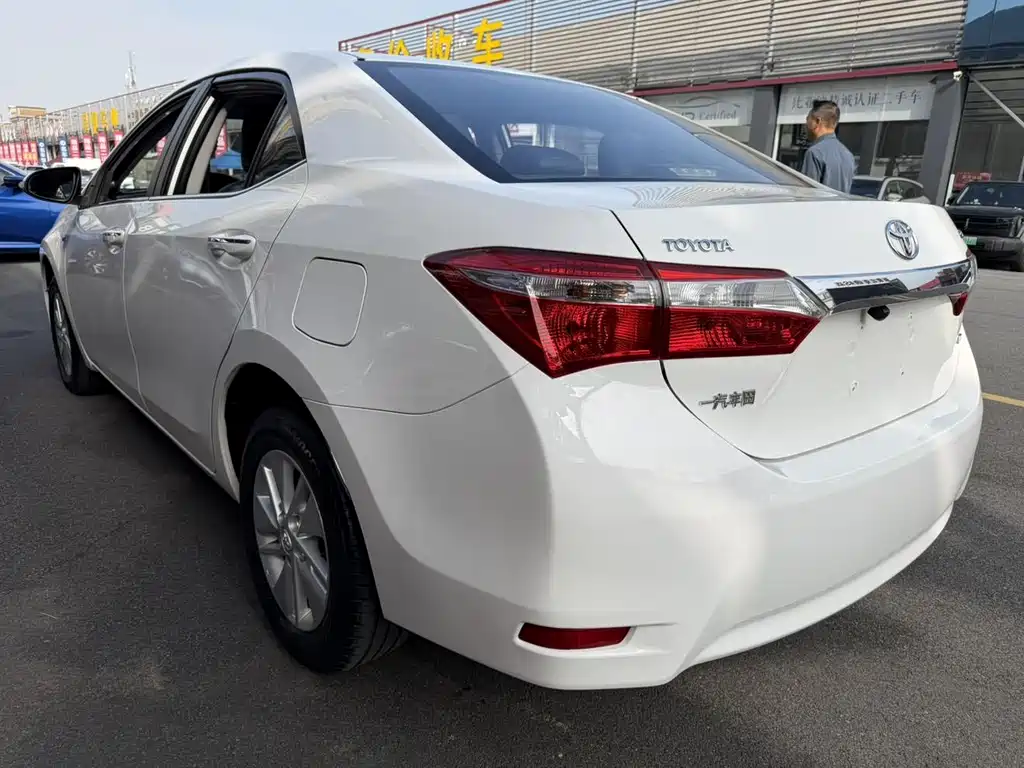 Toyota Corolla 2016 — фото 8