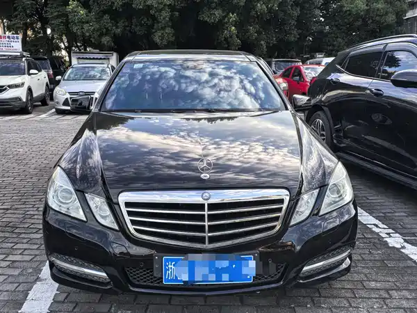 Mercedes-Benz E-Class 2010