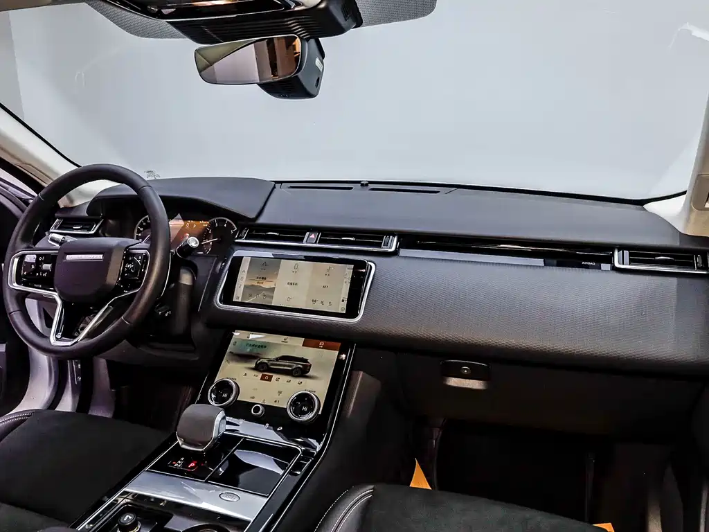 Land Rover Velar 2023 — фото 27