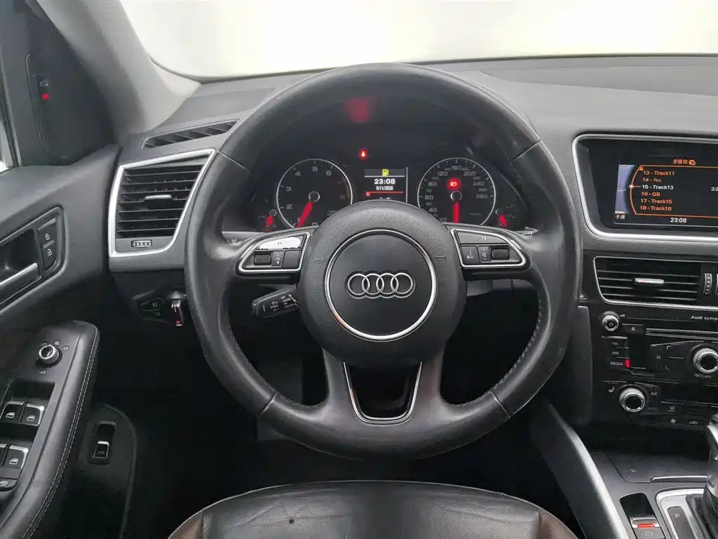 Audi Q5 2018 — фото 11