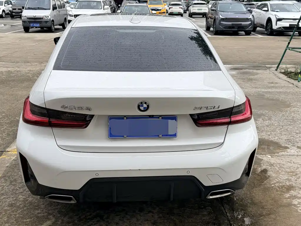BMW 3 Series 2023 — фото 10