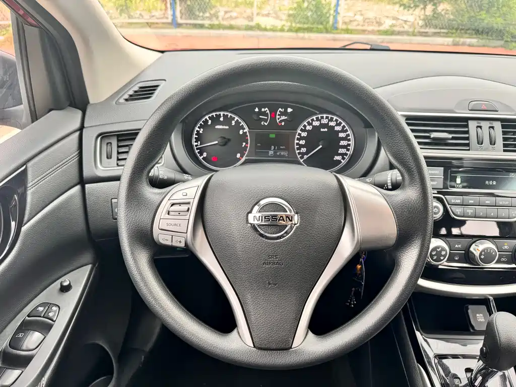 Nissan Tiida 2019 — фото 12