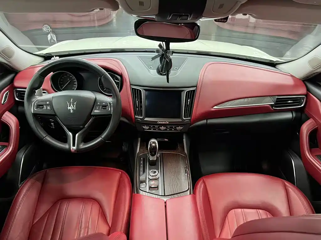Maserati Levante 2016 — фото 18