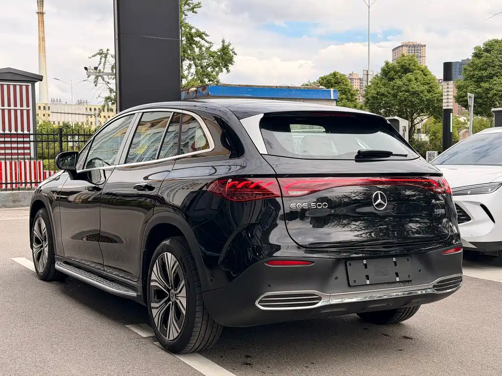 Mercedes-Benz EQE SUV 2025 — фото 9