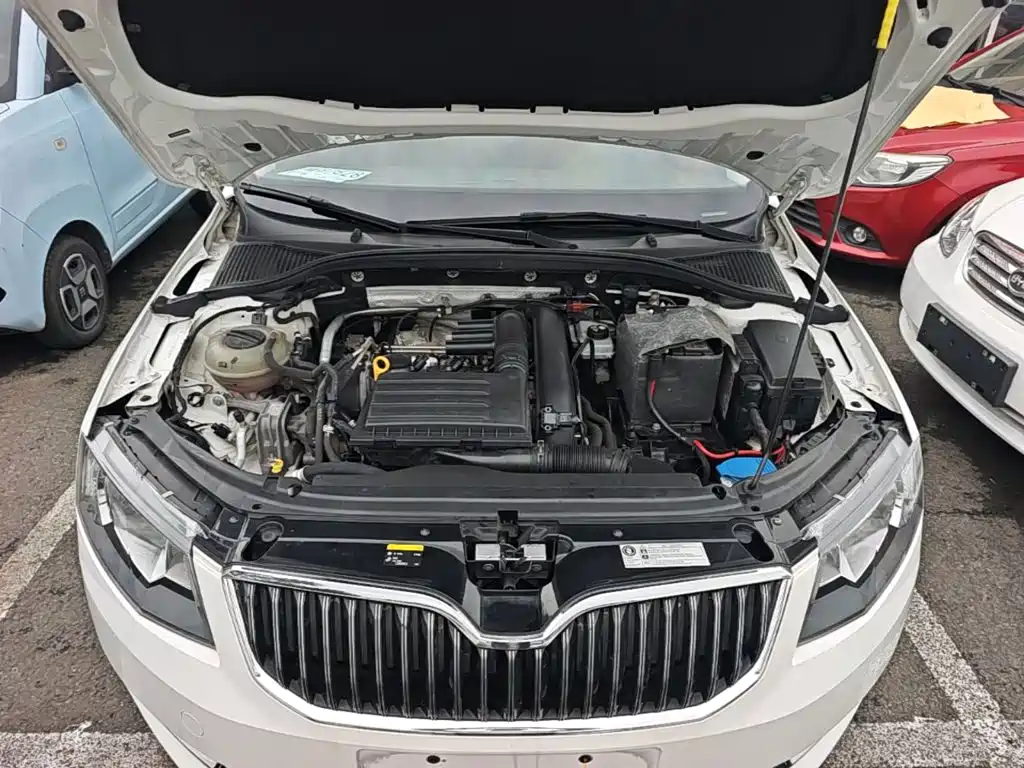 Skoda Octavia 2016 — фото 20