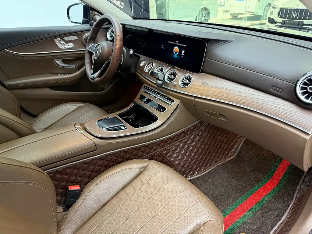 Mercedes-Benz E-Class 2021 — фото 15