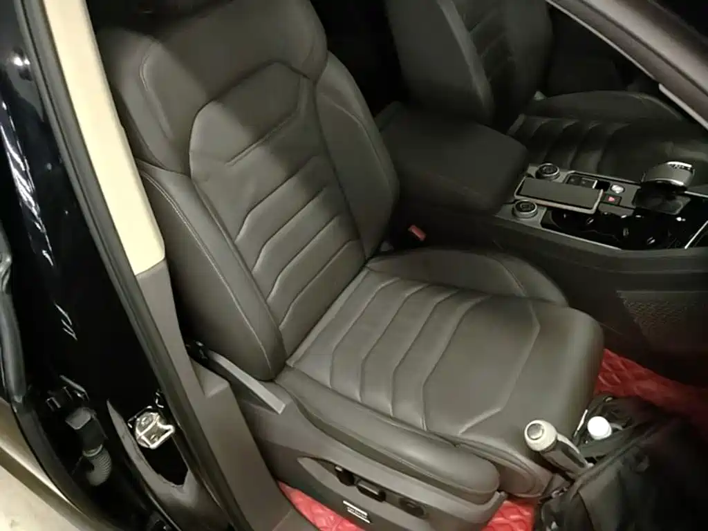 Volkswagen Touareg 2019 — фото 25