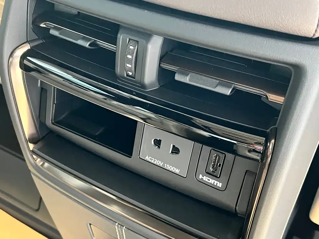 Toyota Vellfire — фото 14