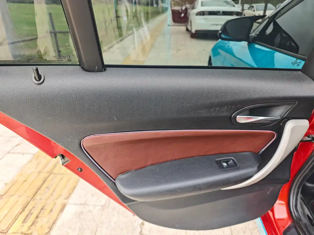 BMW 1 Series 2014 — фото 10