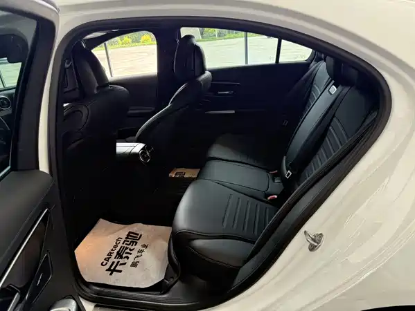 Mercedes-Benz C-Class 2023