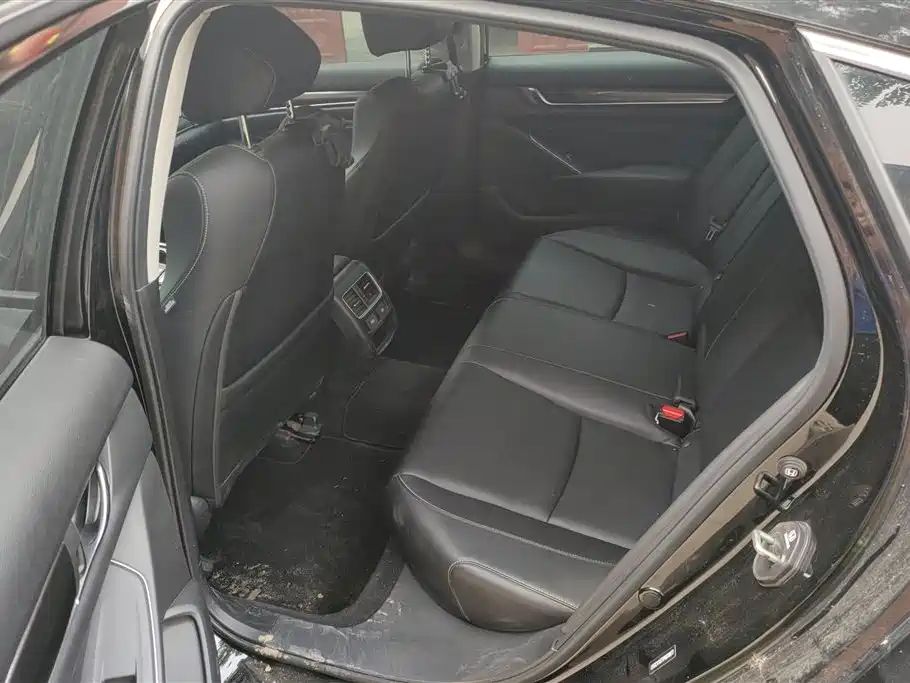 Honda Accord 2022 — фото 11