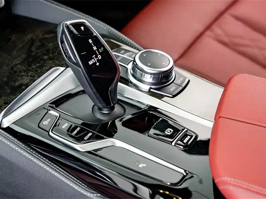 BMW 5 Series 2022 — фото 11