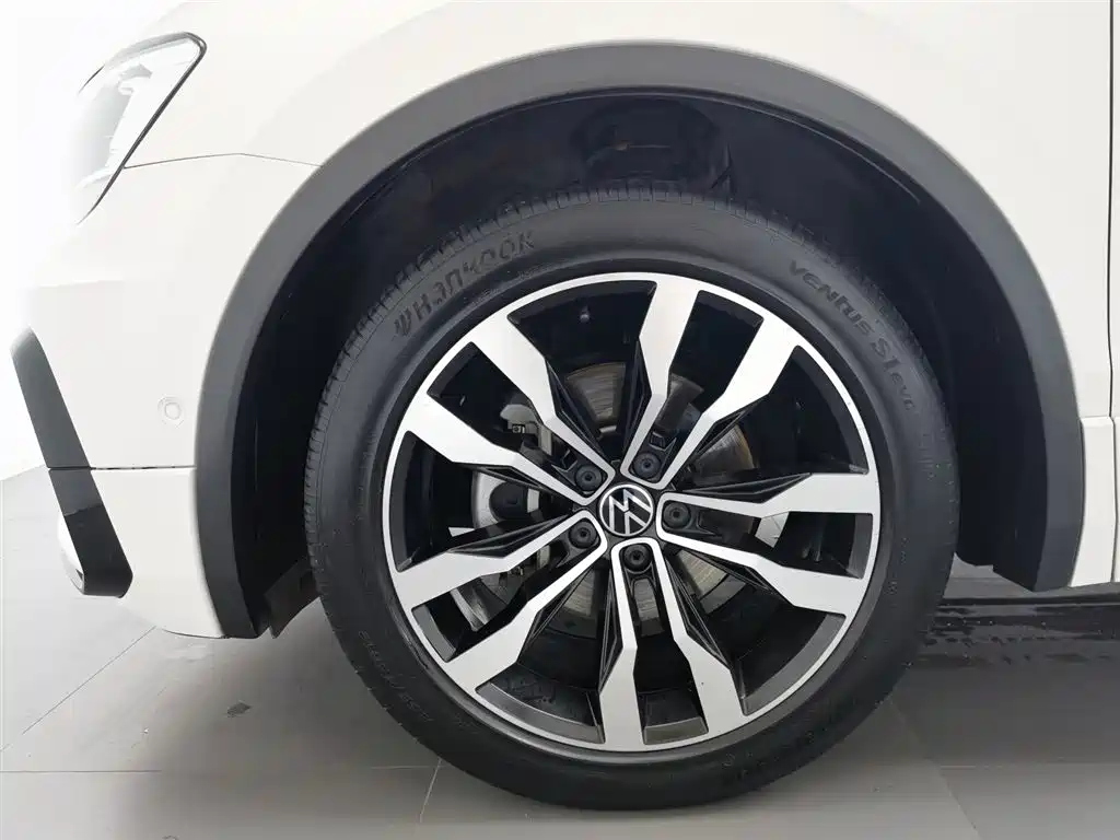 Volkswagen Tiguan L 2021 — фото 17