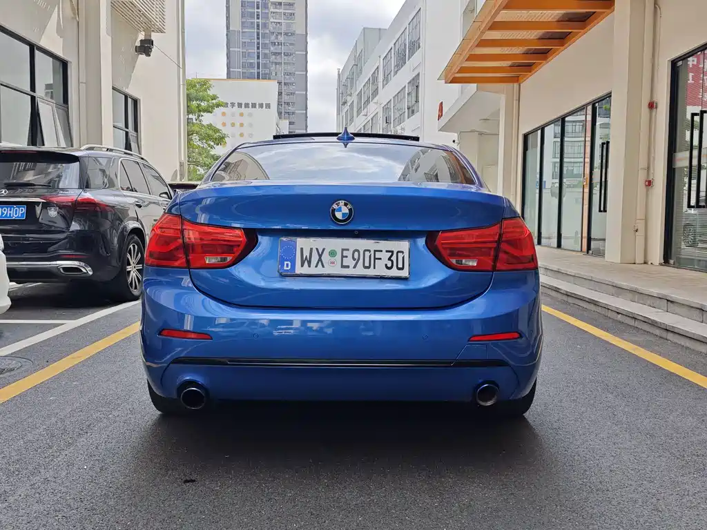 BMW 1 Series 2018 — фото 8