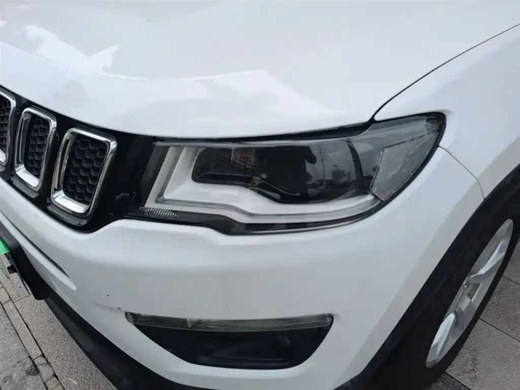 Jeep Compass 2017 — фото 24