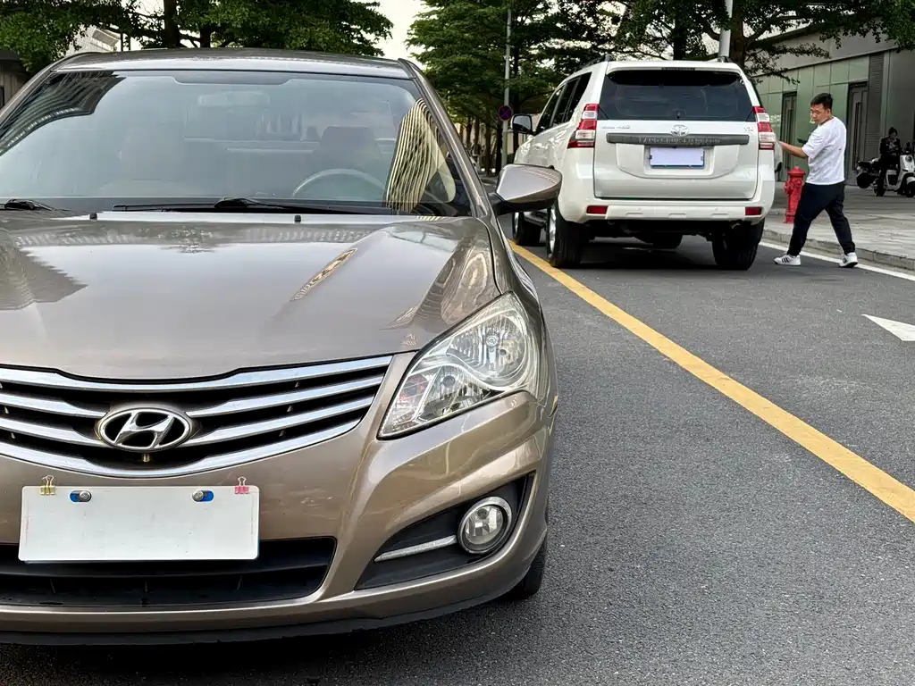 Hyundai Elantra 2015 — фото 3