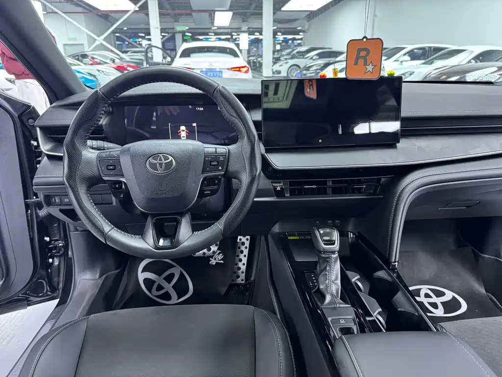 Toyota Camry 2025 — фото 10