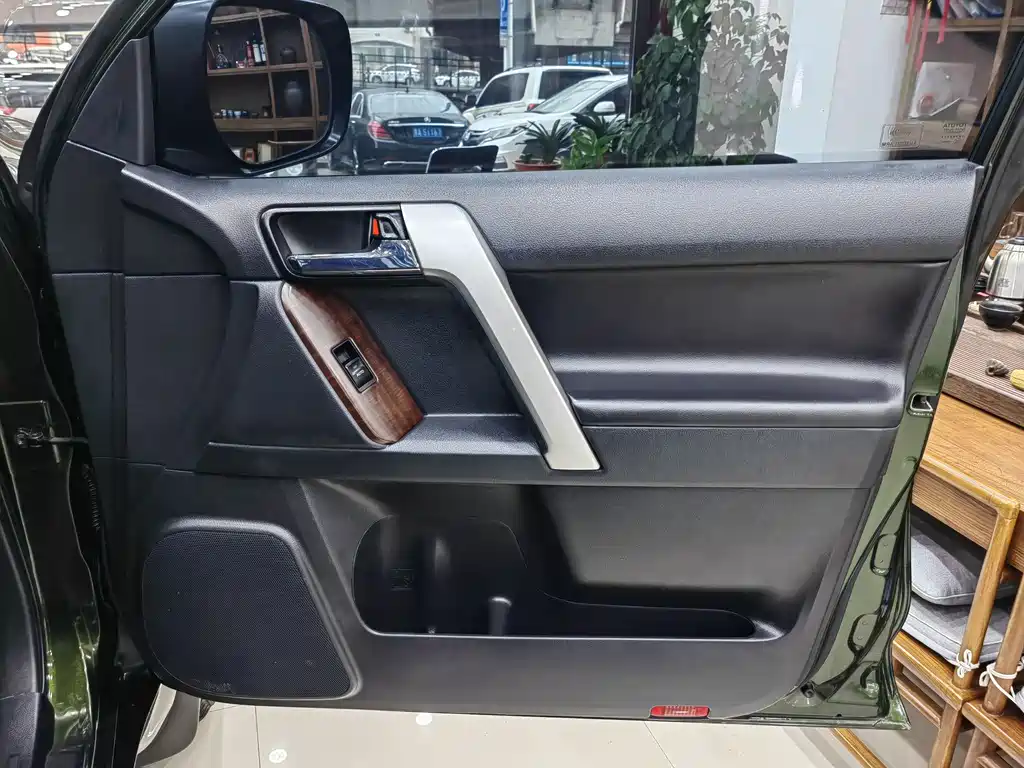 Toyota Prado 2016 — фото 20
