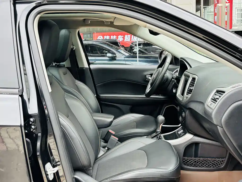 Jeep Compass 2020 — фото 11