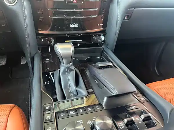 Lexus LX 2019