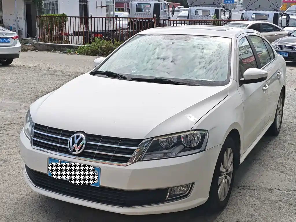Volkswagen Lavida 2015