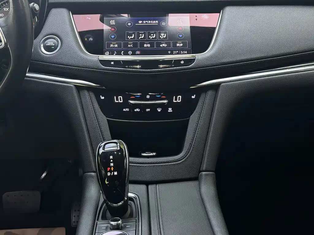 Cadillac XT5 2022 — фото 12
