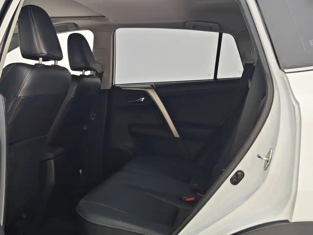 Toyota RAV4 2014 — фото 8