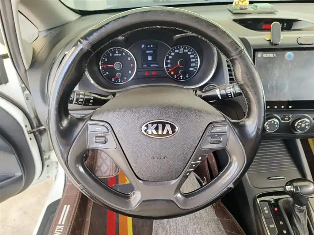 Kia K3 2016 — фото 11