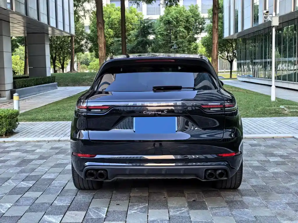 Porsche Cayenne 2021 — фото 45