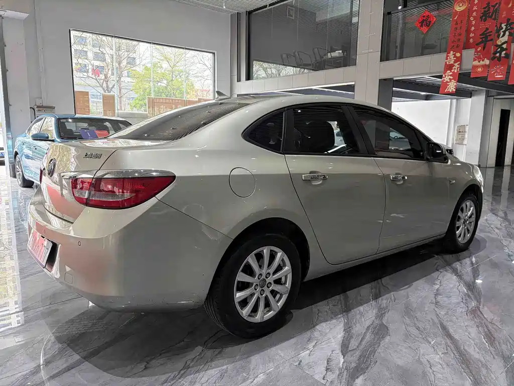 Buick Excelle 2015 — фото 15