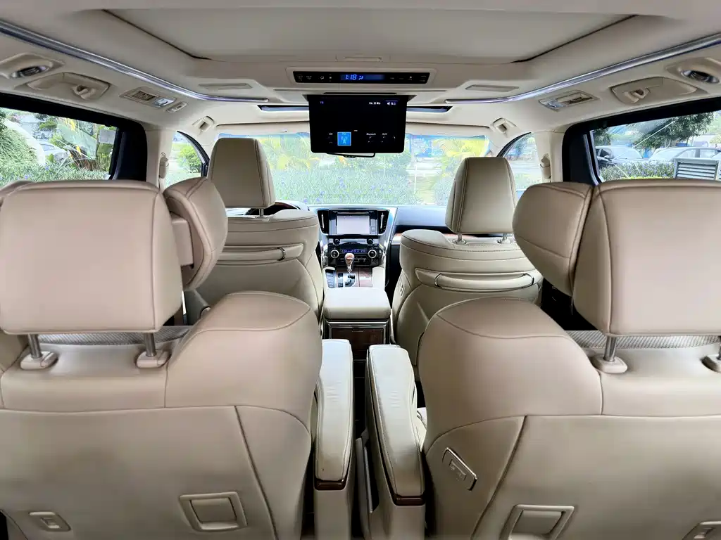 Toyota Alphard 2015 — фото 38