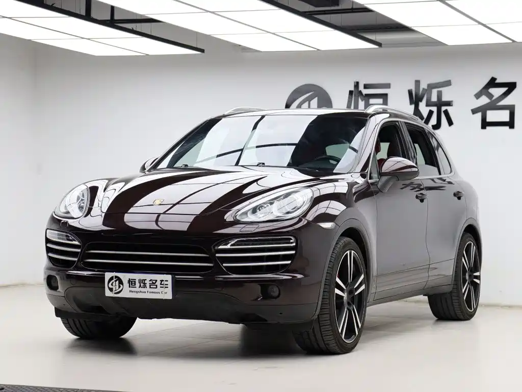 Porsche Cayenne 2016 — фото 34