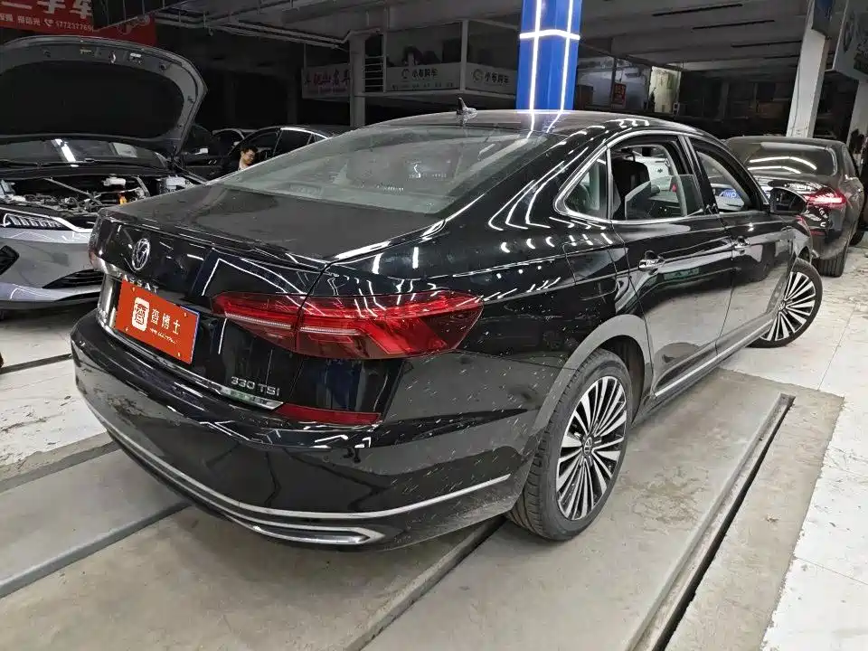 Volkswagen Passat 2021