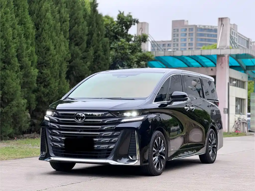 Toyota Vellfire 2023 — фото 1