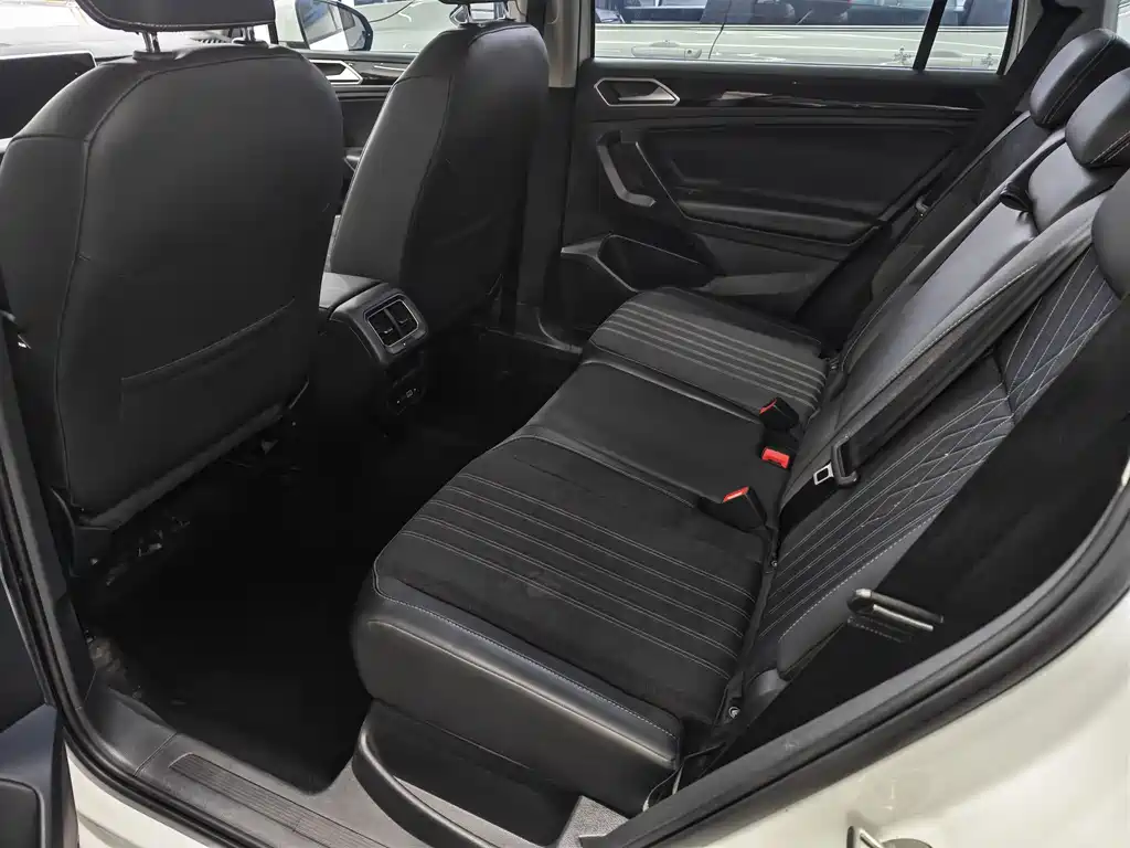 Volkswagen Tiguan L 2022 — фото 4