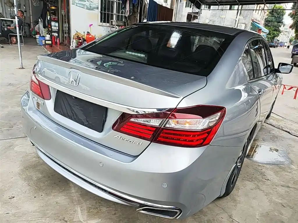 Honda Accord 2017 — фото 7