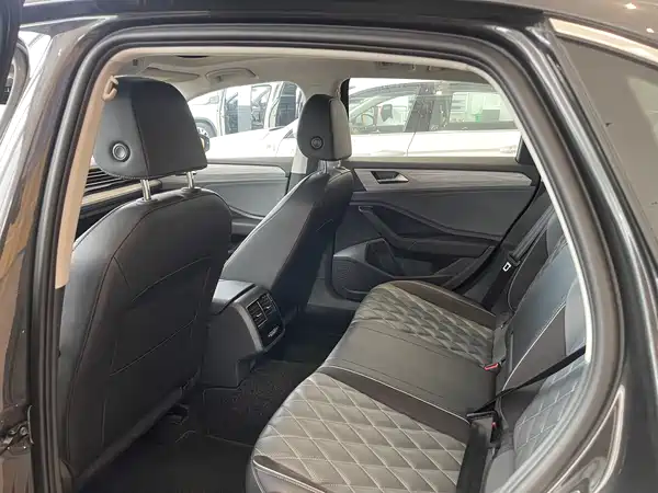 Volkswagen Sagitar 2024