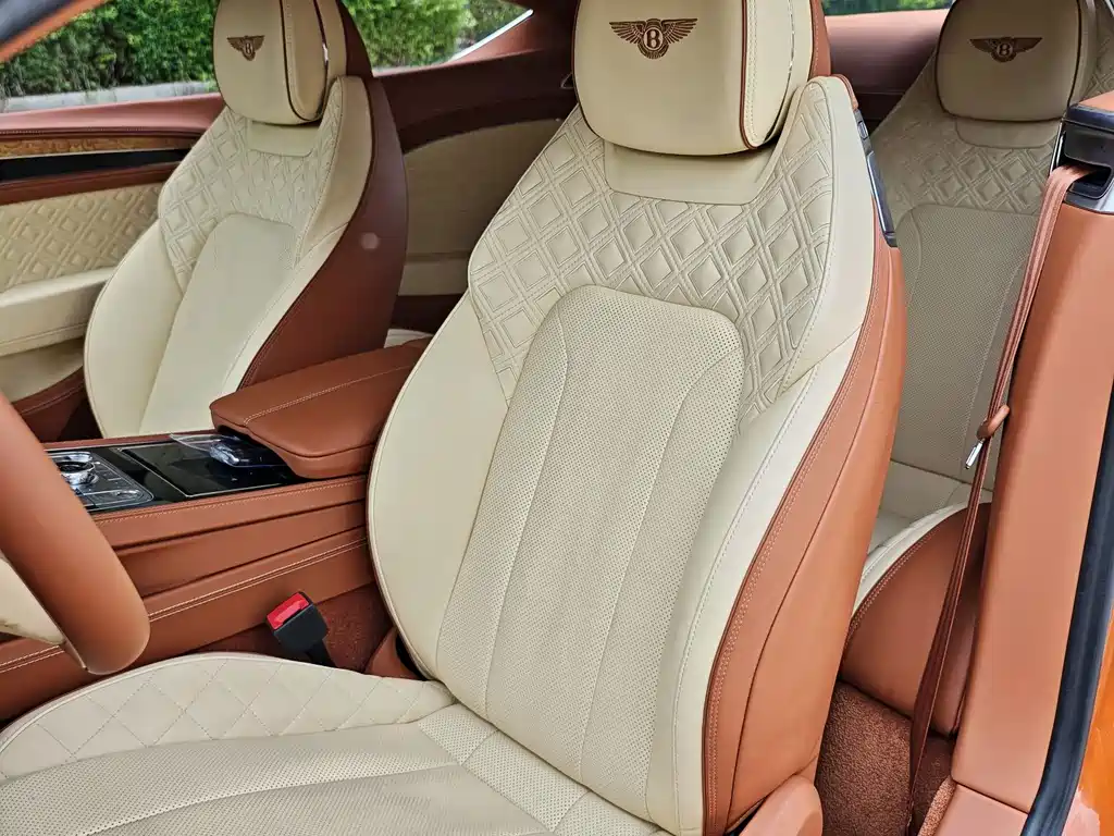 Bentley Continental 2019 — фото 10