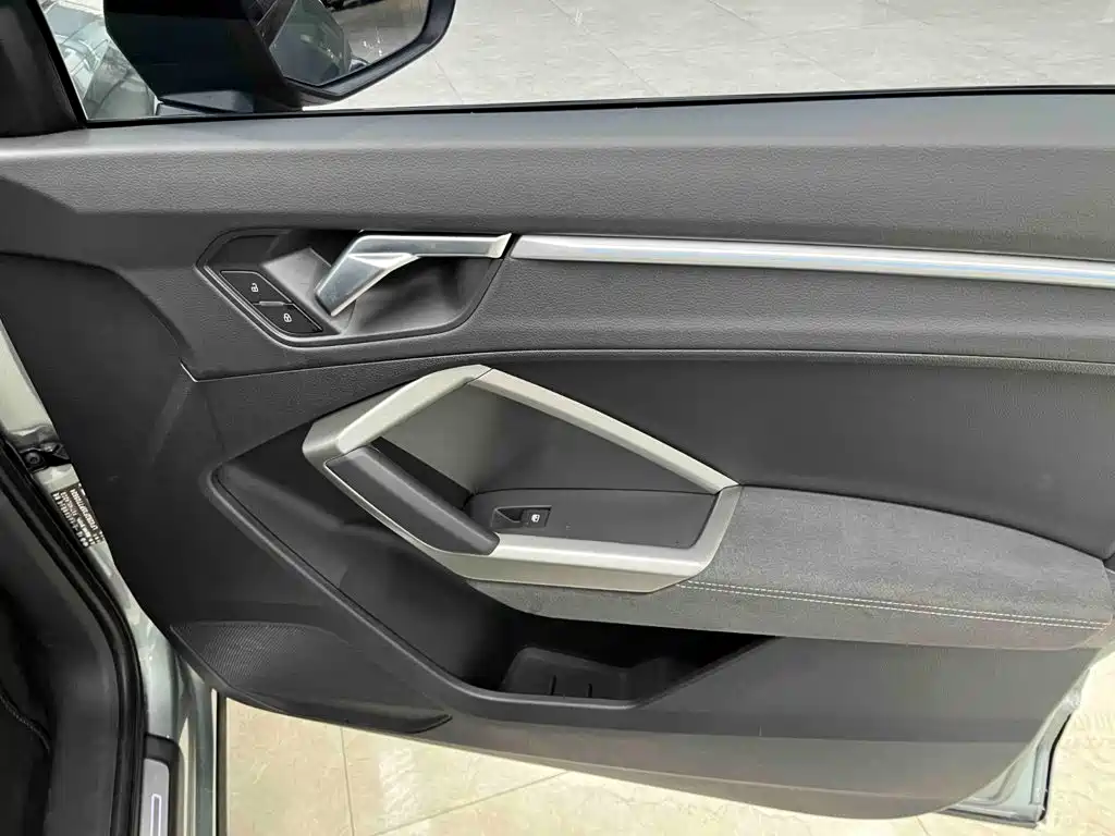 Audi Q3 2023 — фото 10