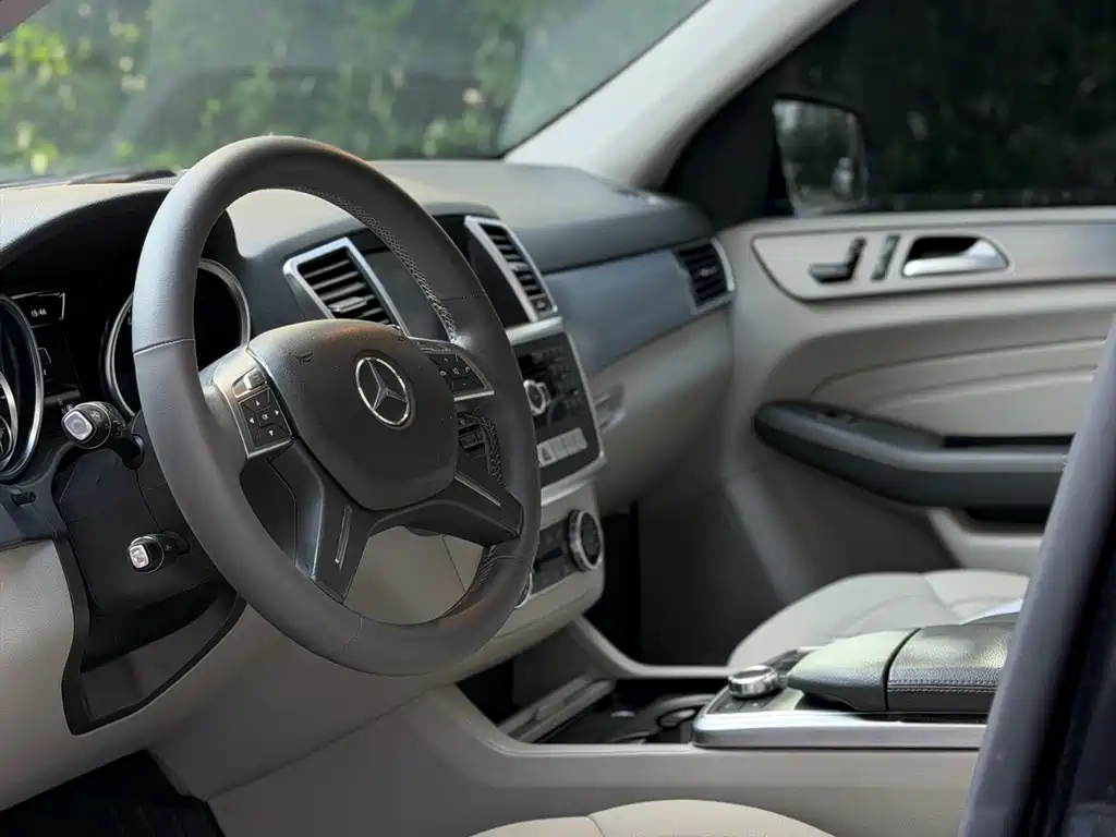 Mercedes-Benz M-Class 2013 — фото 6