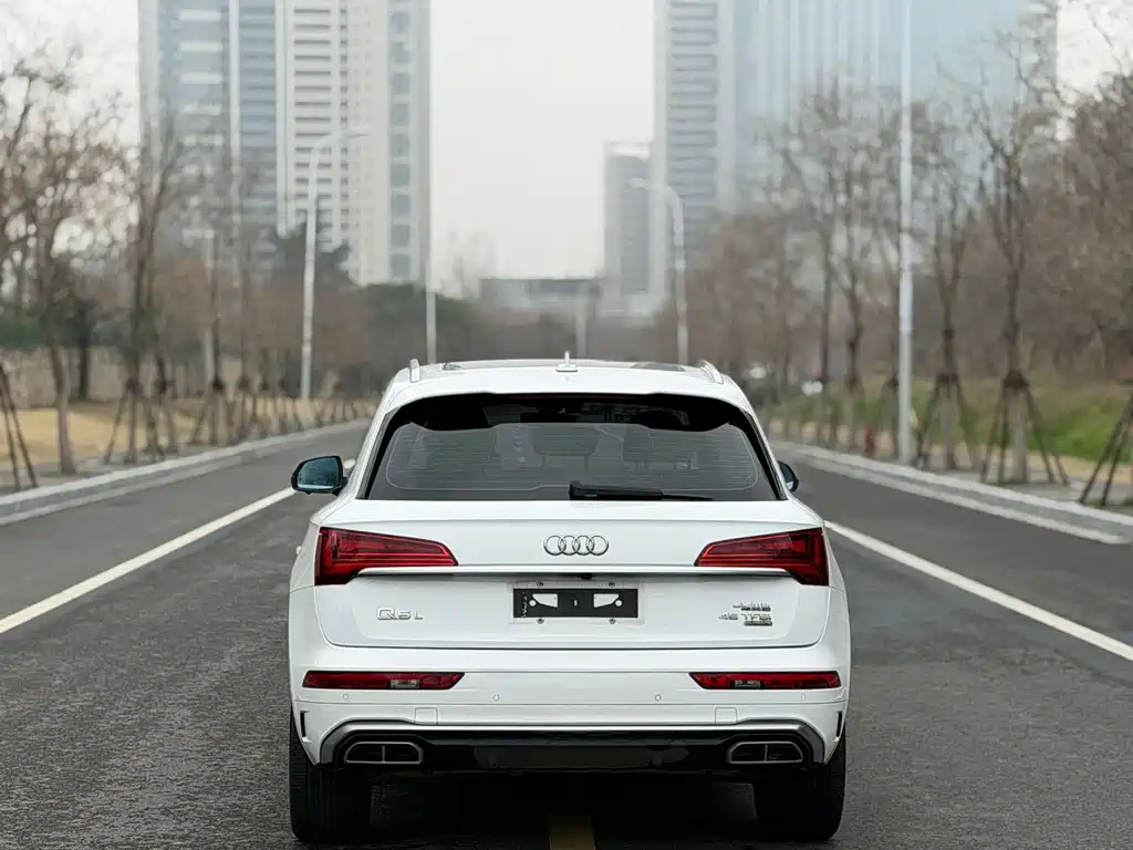 Audi Q5L 2021 — фото 14