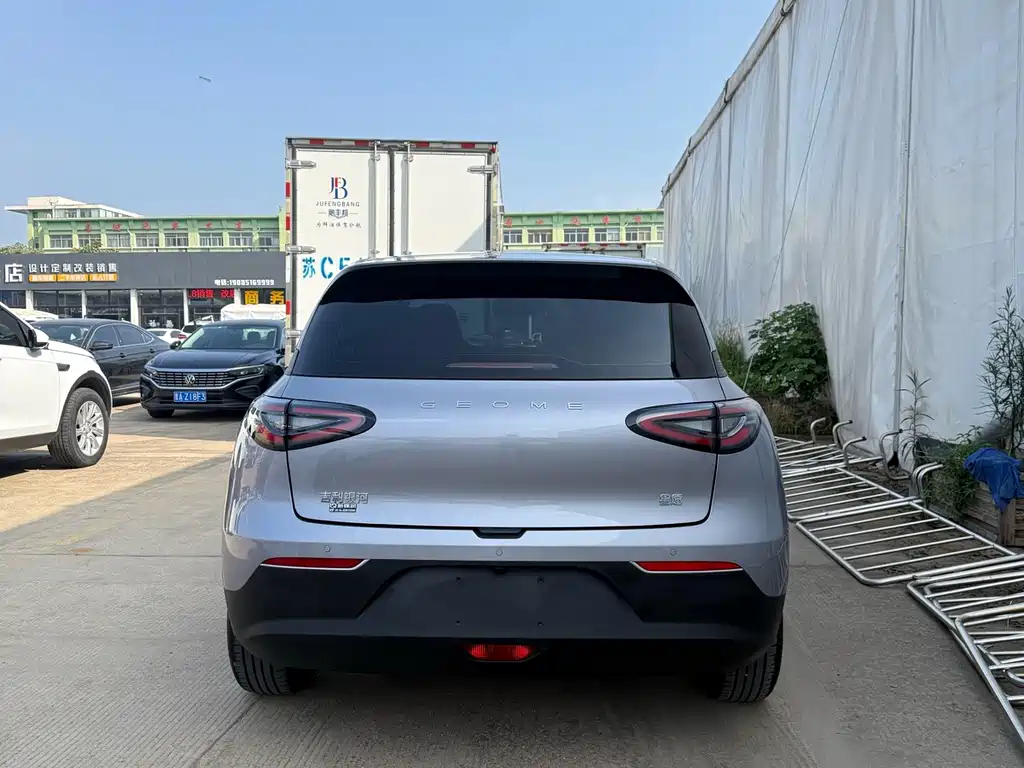 Geely Galaxy Starwish 2025 — фото 10