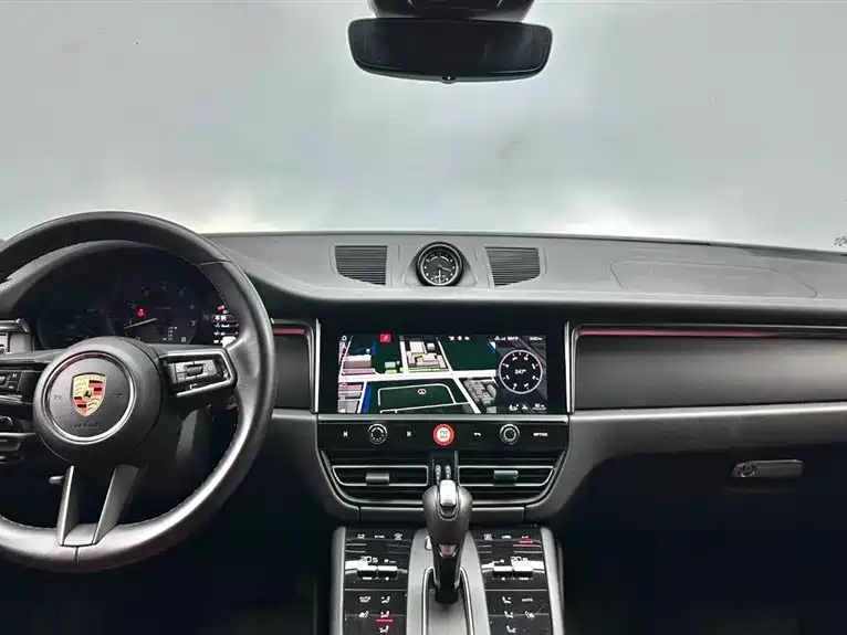 Porsche Macan 2023 — фото 16