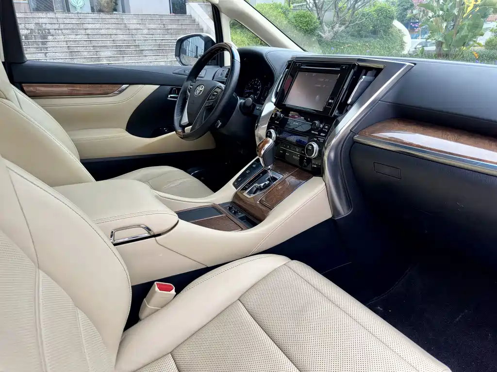 Toyota Alphard 2015 — фото 11