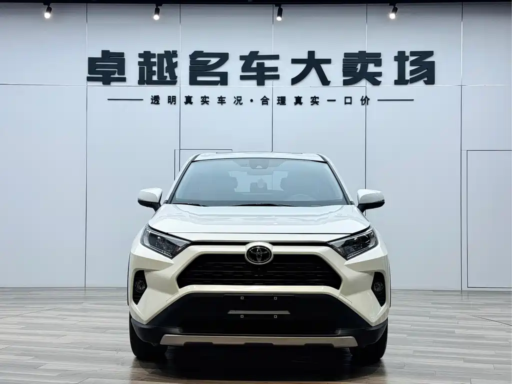 Toyota RAV4 2022 — фото 2