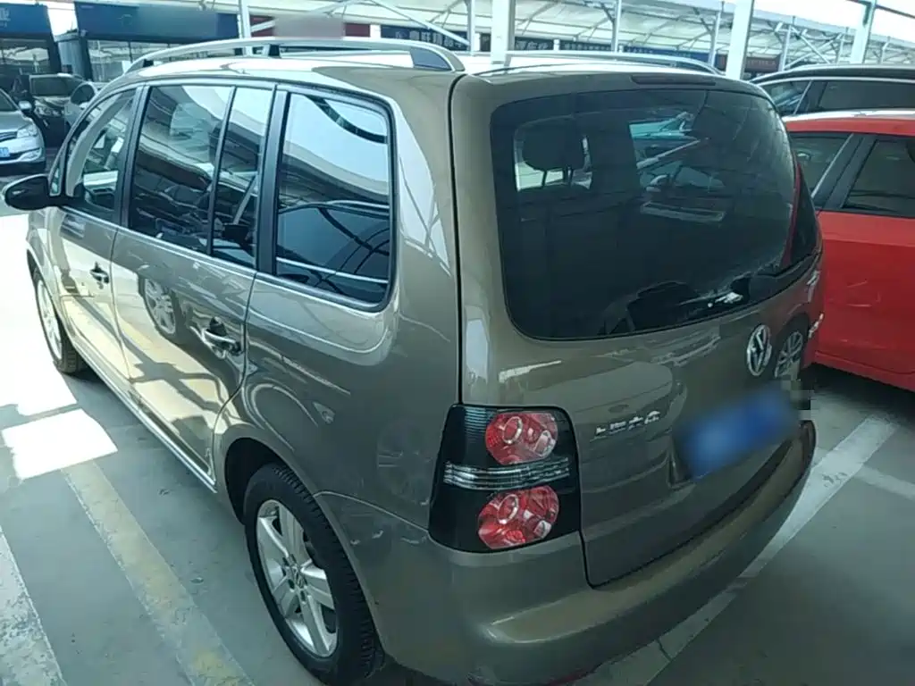 Volkswagen Touran 2016
