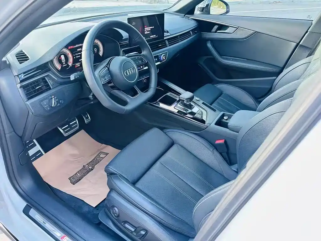 Audi A4L 2023