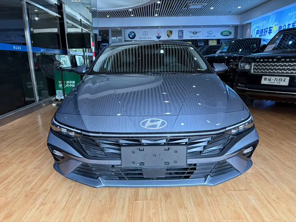 Hyundai Elantra 2024