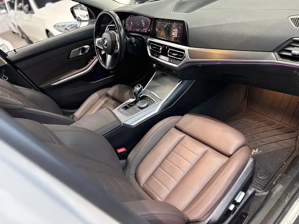 BMW 3 Series 2019 — фото 32