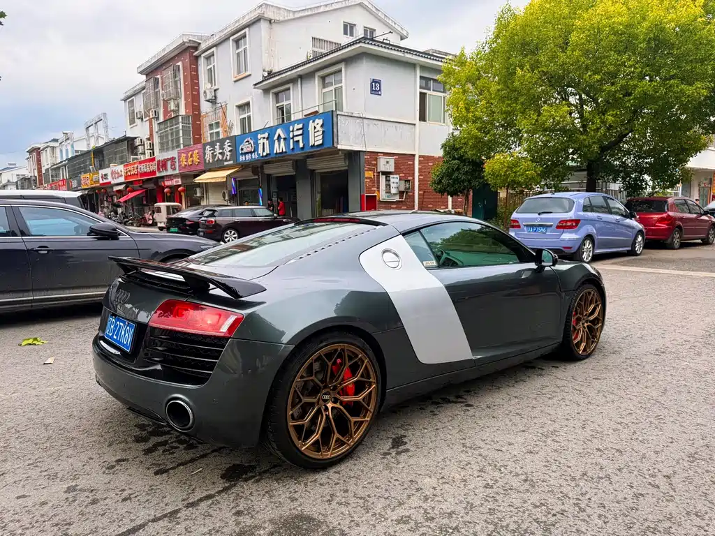 Audi R8 2010